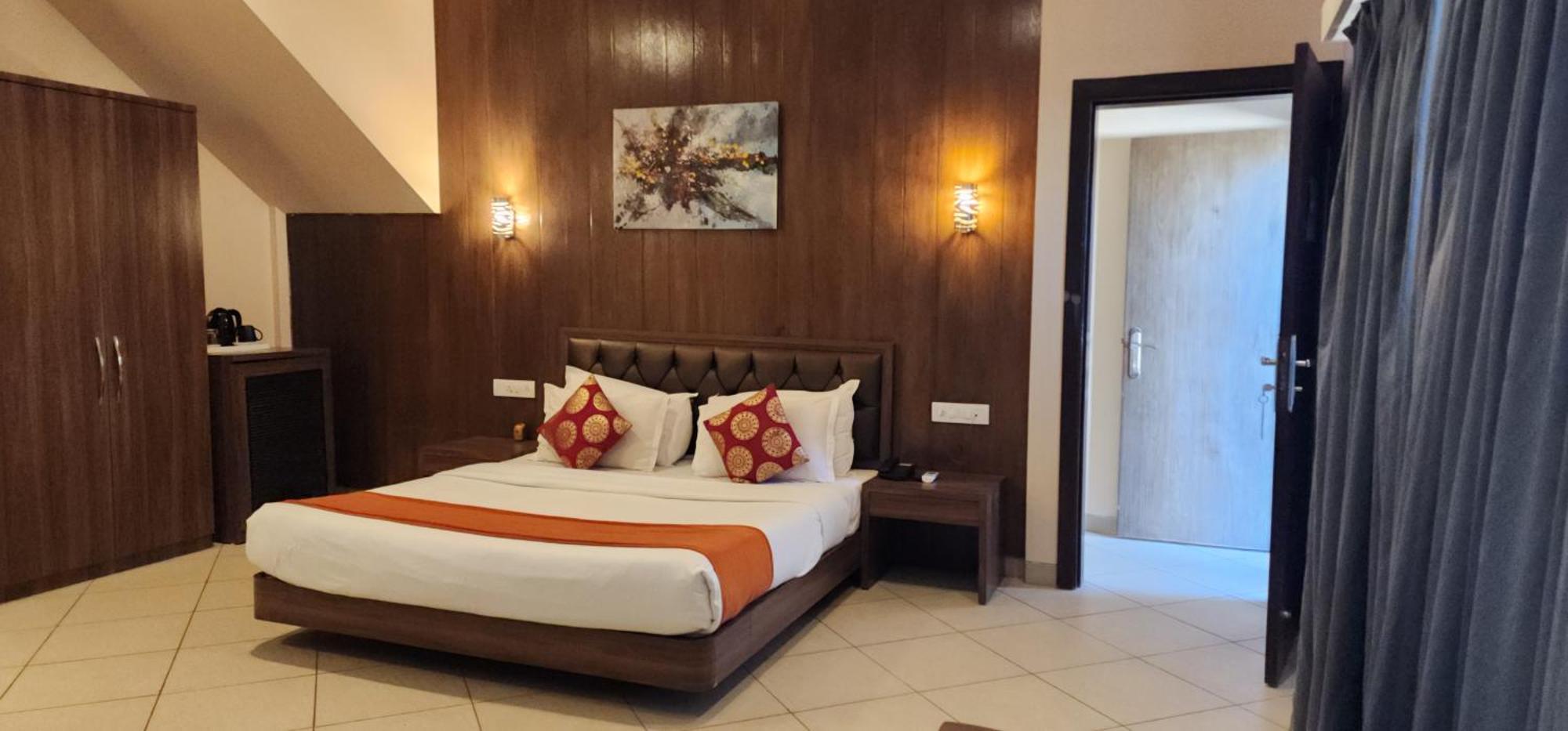 Misty Meadows, Lonavala Hotel Exterior photo