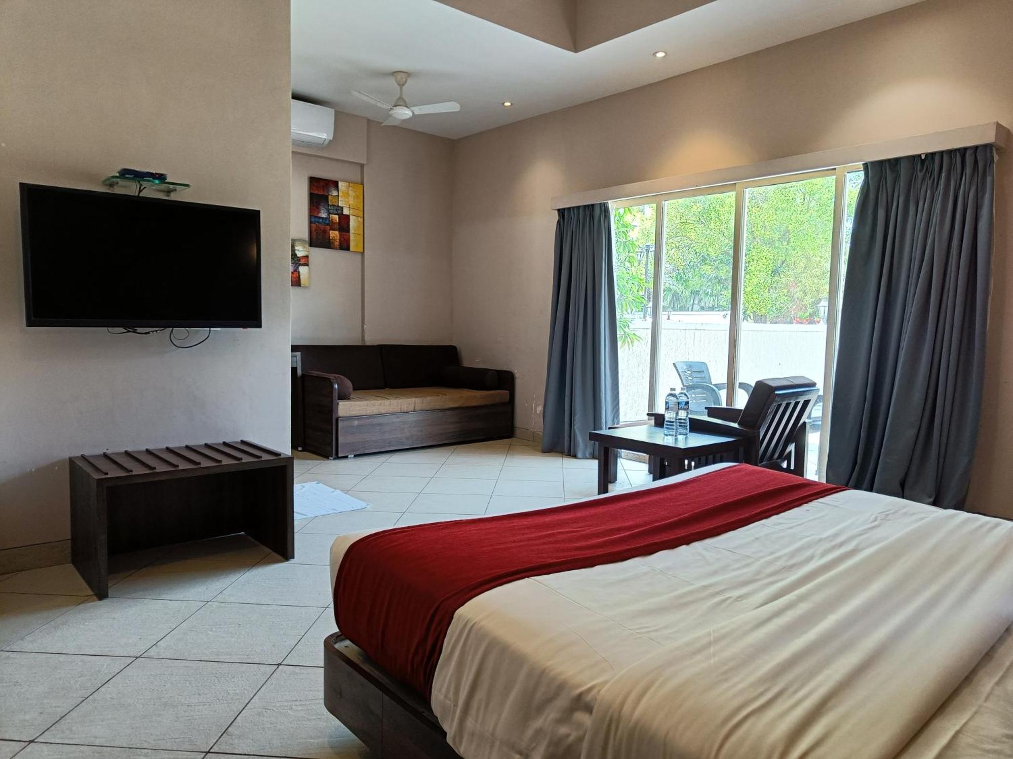 Misty Meadows, Lonavala Hotel Exterior photo