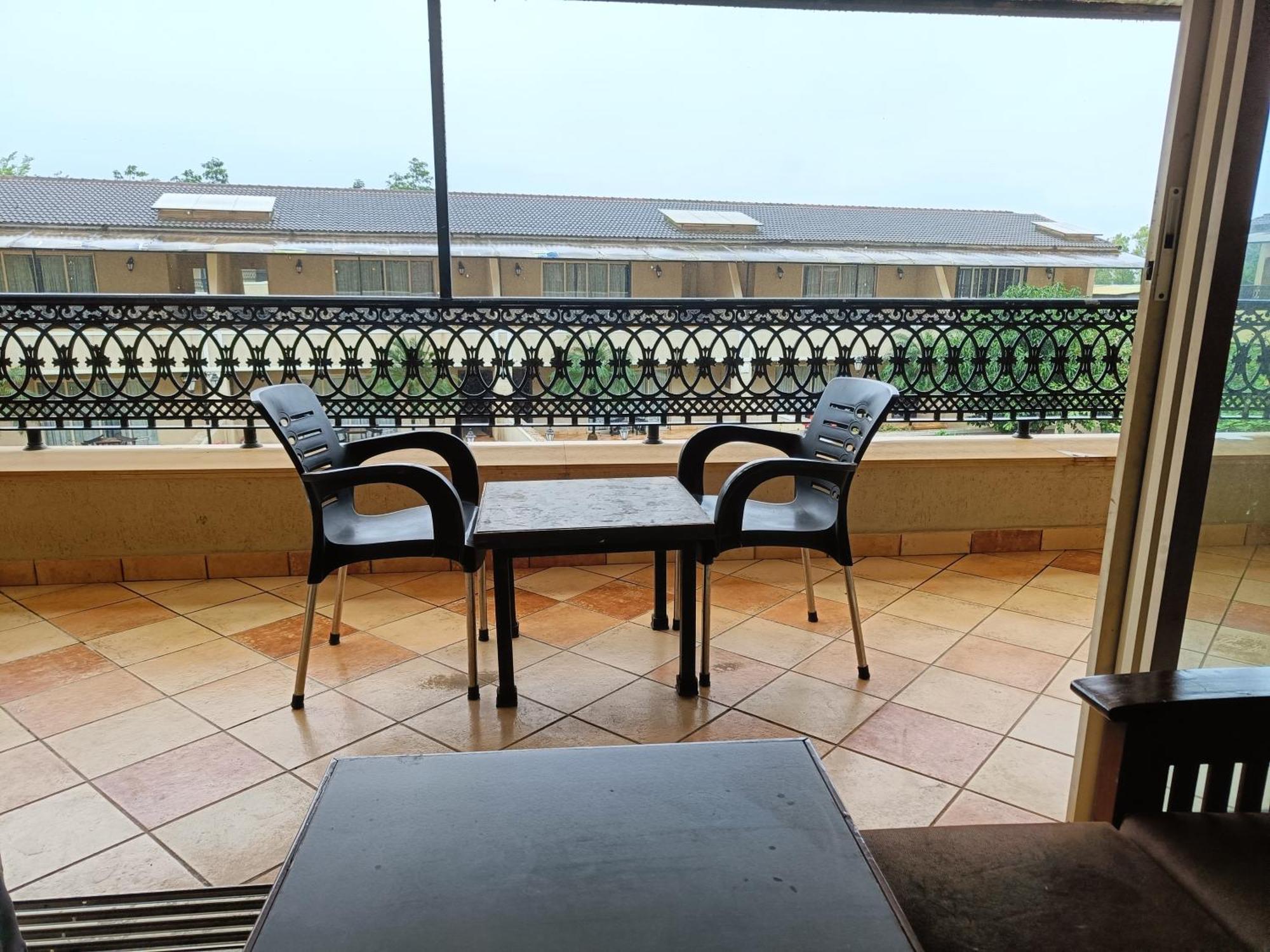 Misty Meadows, Lonavala Hotel Exterior photo